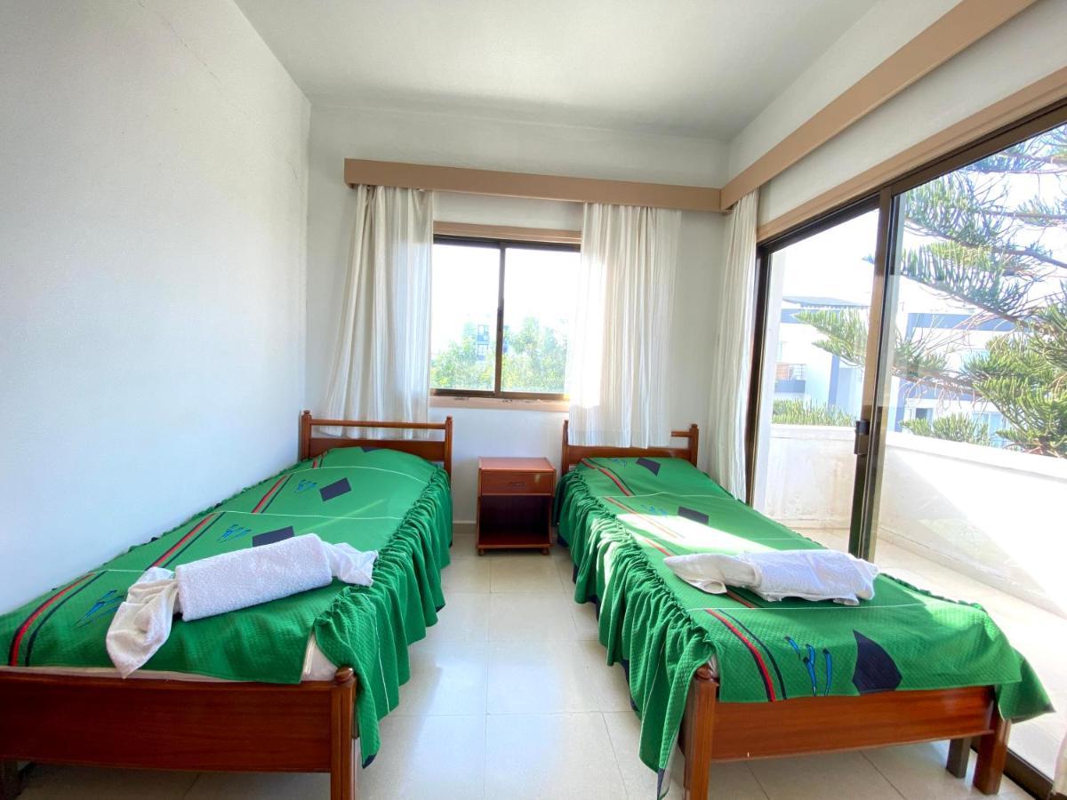 Kaan Hotel & Apartment 凯里尼亚 外观 照片