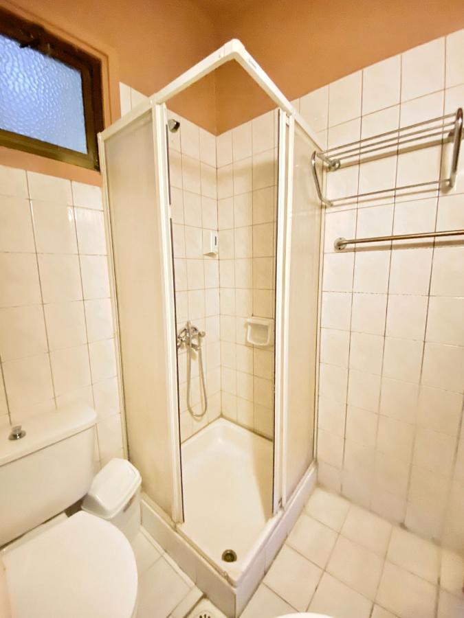Kaan Hotel & Apartment 凯里尼亚 外观 照片